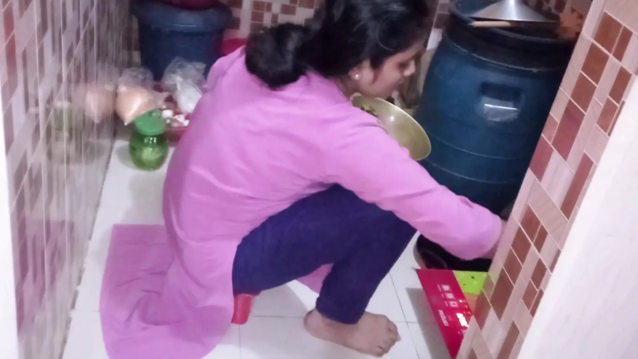 Cooking Timepe Bhabhiko Cudaiki timpe step Brother Chola Aya .Part_01