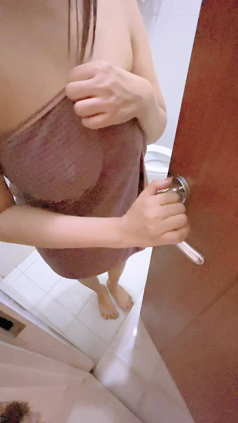 Sister-in-law Takes A Shower With Her Boyfriend