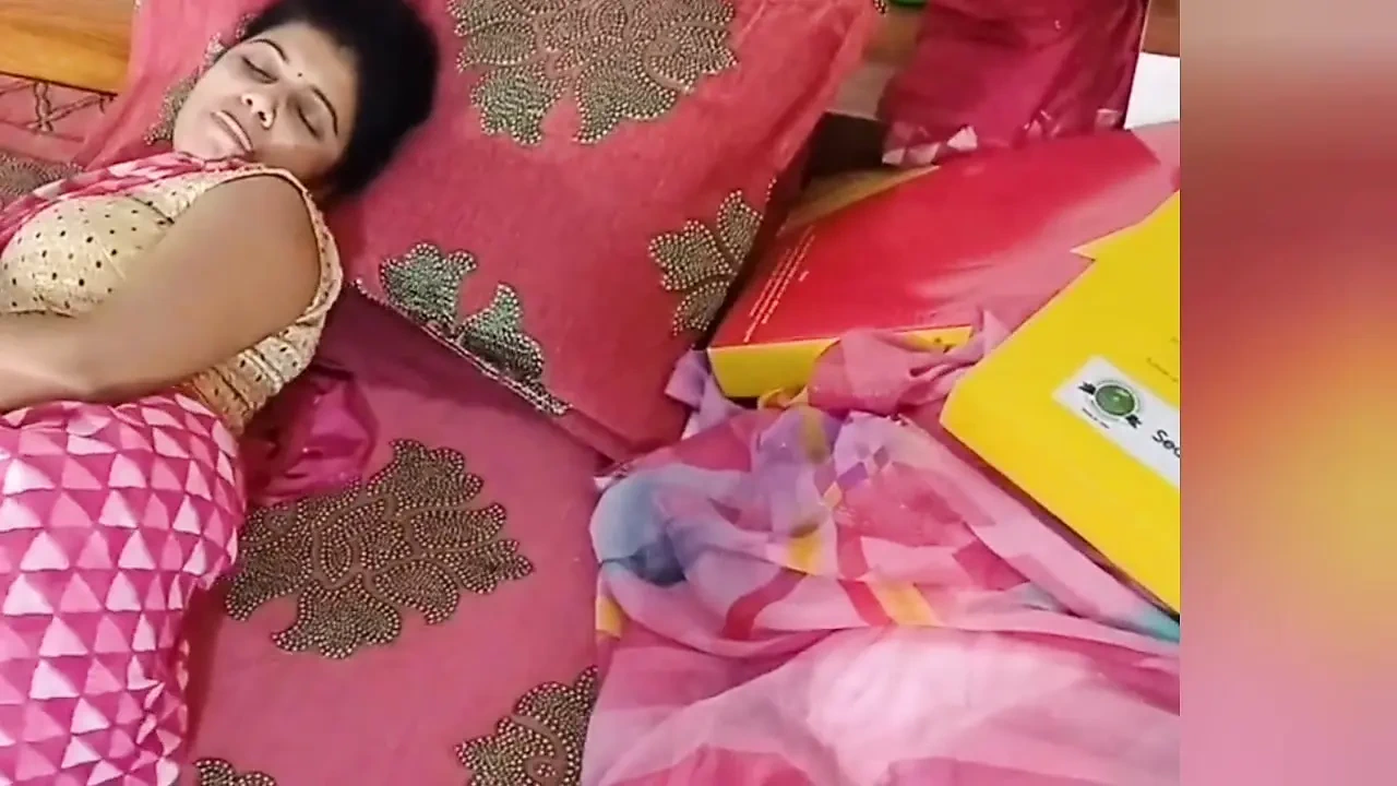 Punjabi Threesome Hardcore Round housewife hot Desi video Bengali audio