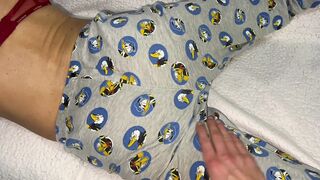 Stepmom was lying reading a book and helped to cum on her hot elastic ass