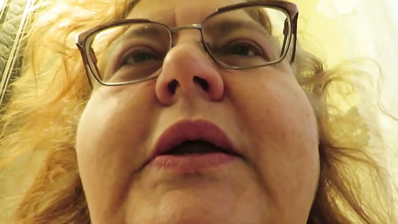 Body tour nv in bathroom hairy pussy piss
