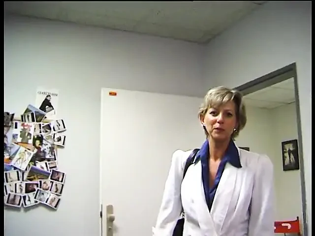 Horny mature lady gets banged from behind at the casting