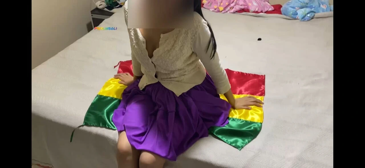 CASTING BOLIVIAN CHOLITA 18 YEARS OLD BIG ASS AND WHITE BEAUTIFUL ASS LOOSES UP LOSES HER VIRGINITY