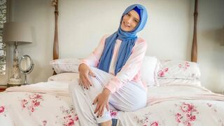 Hijab Hookup - Disobeying Arab Beauty Izzy Lush Gets Wild With Her Boyfriend While Home Alone